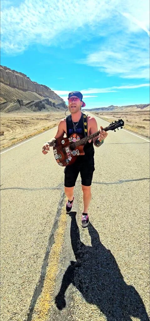 Seth Bonnell performing live